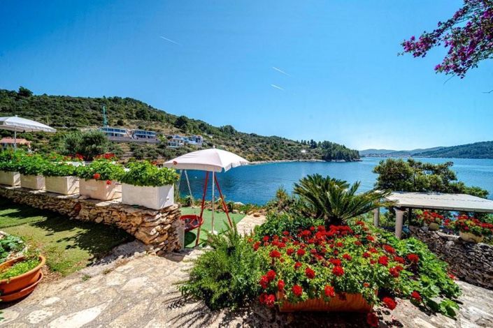 Image No.25-6 Bed Property for sale