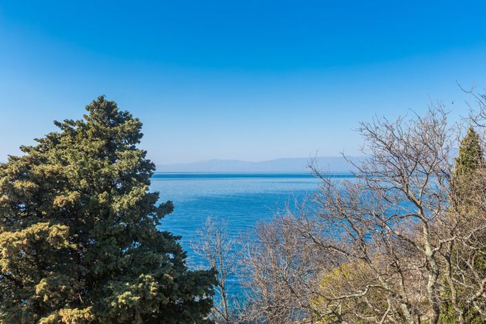 Image No.2-10 Bed Property for sale