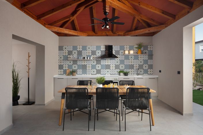 Image No.14-4 Bed Property for sale