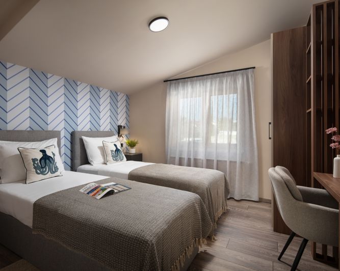 Image No.24-4 Bed Property for sale