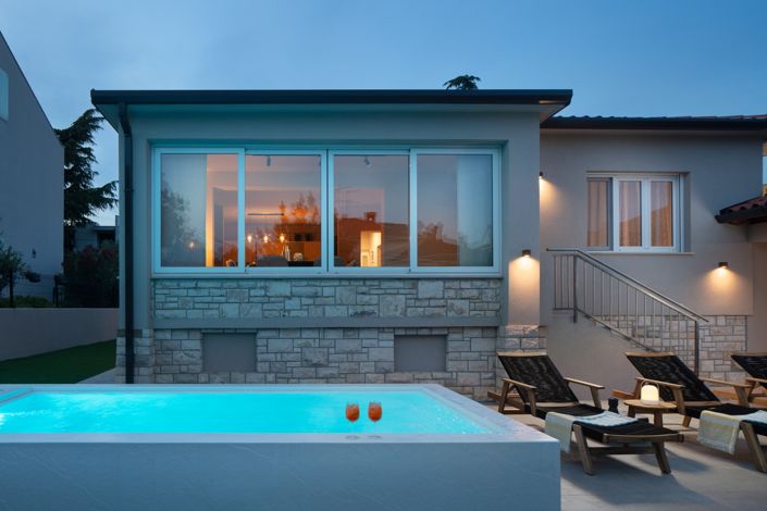 Image No.4-4 Bed Property for sale