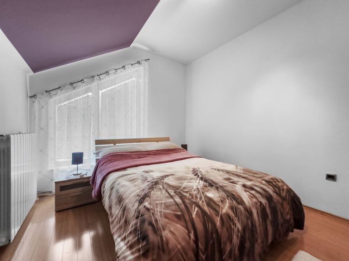 Image No.15-6 Bed Property for sale