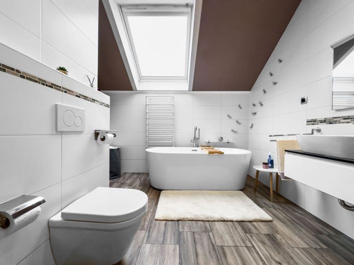 Image No.16-6 Bed Property for sale