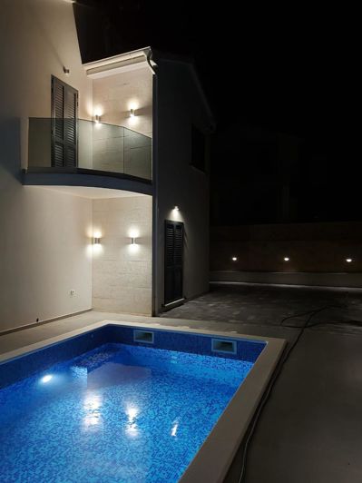 Image No.10-3 Bed Property for sale