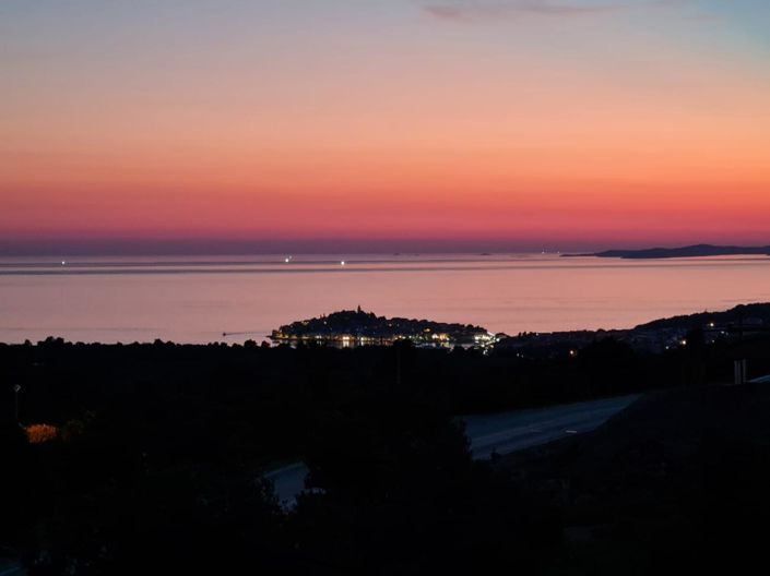 Image No.9-3 Bed Property for sale