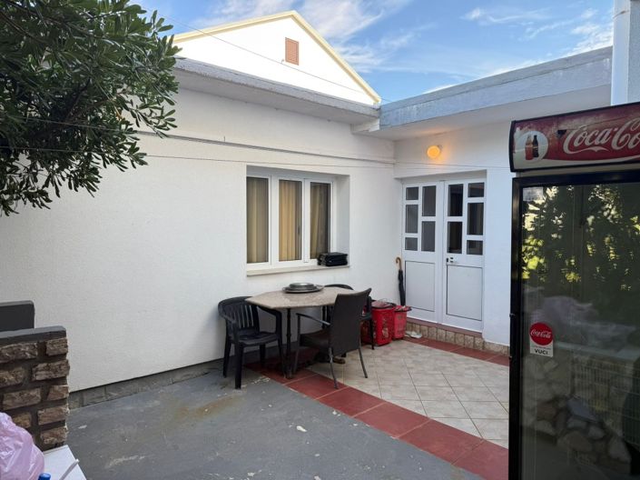 Image No.3-9 Bed Property for sale