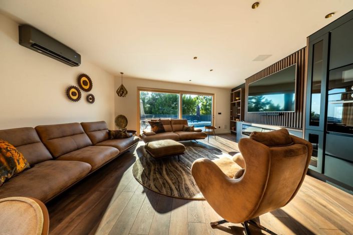 Image No.15-3 Bed Property for sale