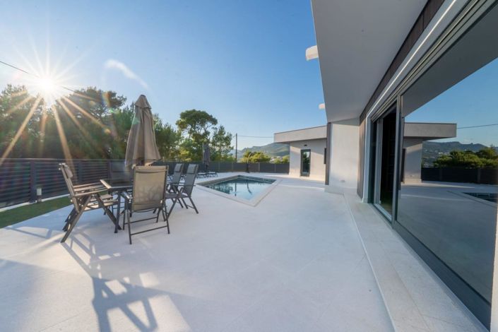 Image No.18-3 Bed Property for sale