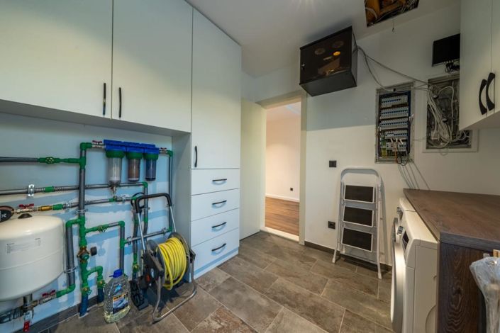 Image No.22-3 Bed Property for sale