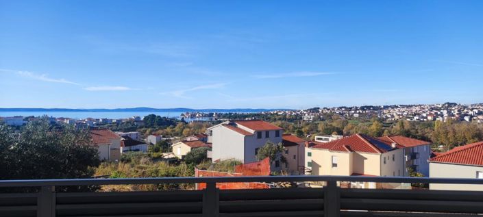 Image No.3-3 Bed Property for sale