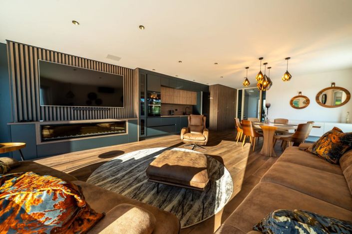 Image No.8-3 Bed Property for sale