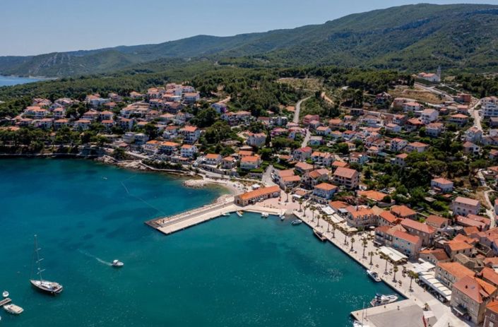 Image No.15-3 Bed Property for sale