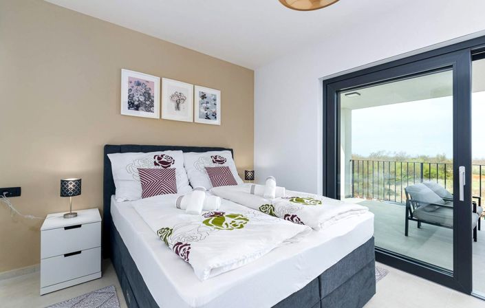 Image No.15-3 Bed Property for sale