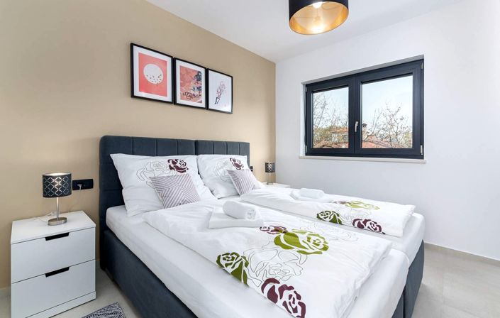 Image No.18-3 Bed Property for sale