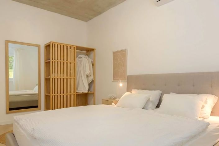 Image No.5-3 Bed Property for sale