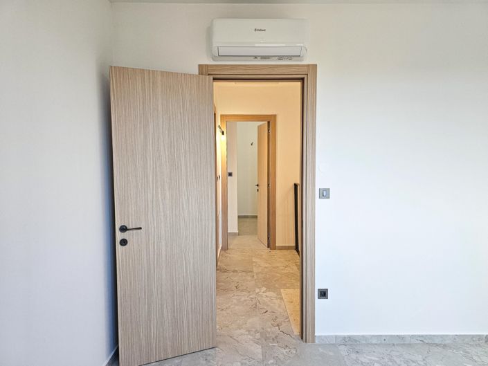 Image No.17-3 Bed Property for sale