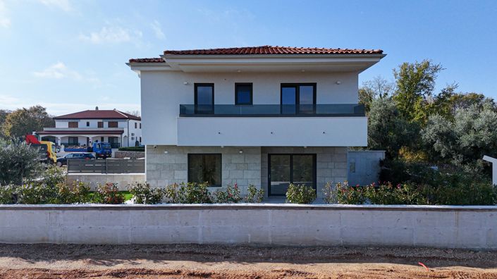 Image No.6-3 Bed Property for sale