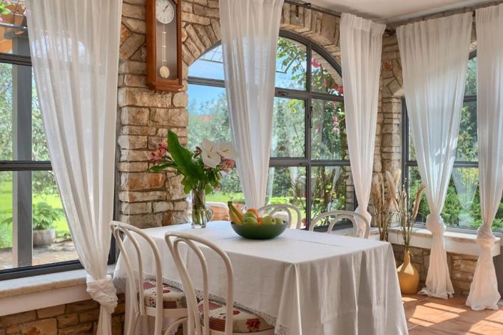 Image No.10-4 Bed Property for sale