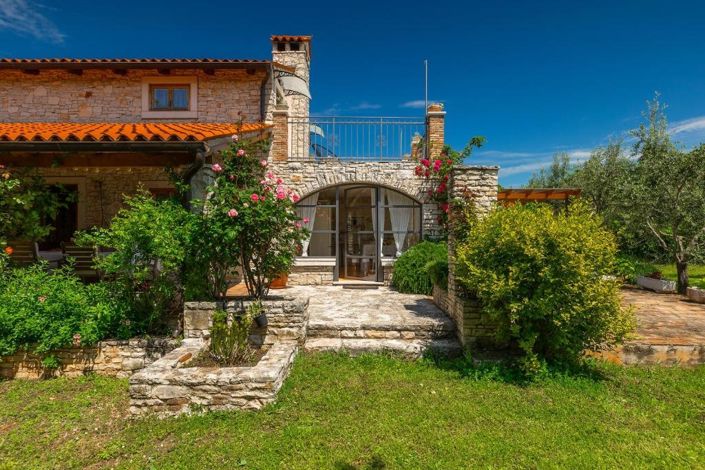 Image No.12-4 Bed Property for sale