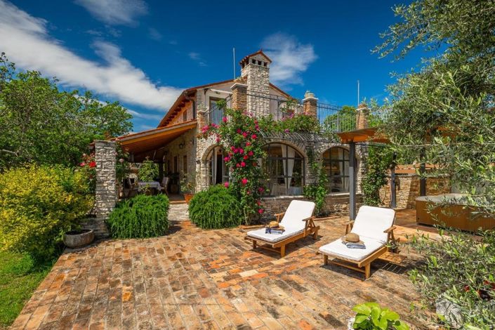 Image No.13-4 Bed Property for sale