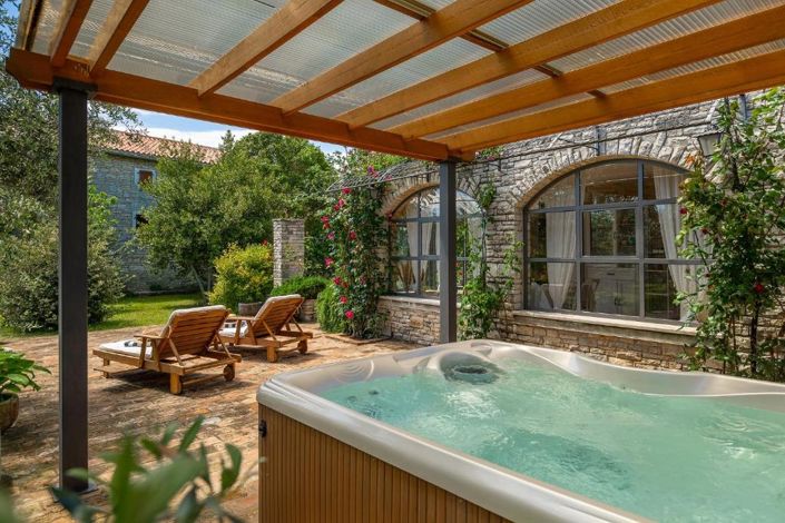 Image No.14-4 Bed Property for sale