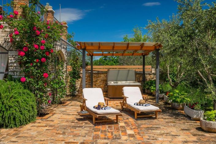 Image No.18-4 Bed Property for sale