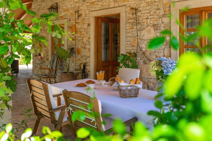 Image No.23-4 Bed Property for sale