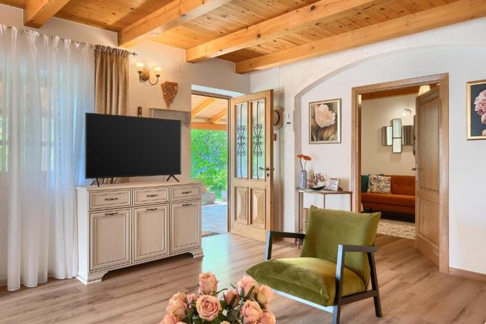 Image No.24-4 Bed Property for sale