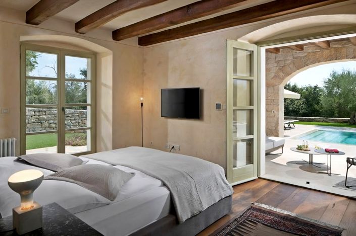 Image No.15-4 Bed Property for sale