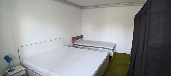 Image No.15-8 Bed Property for sale