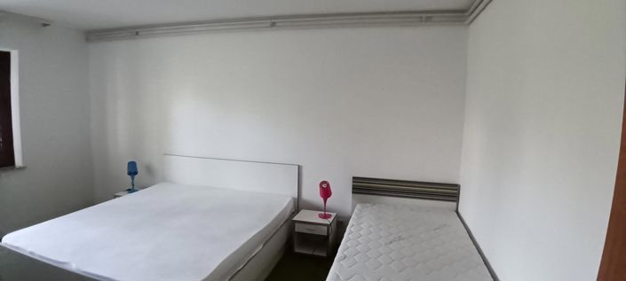 Image No.17-8 Bed Property for sale