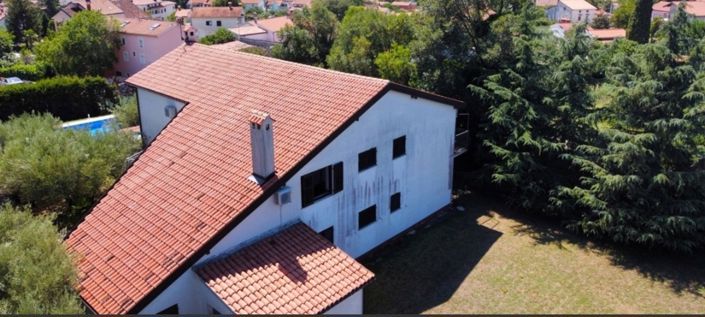 Image No.5-8 Bed Property for sale