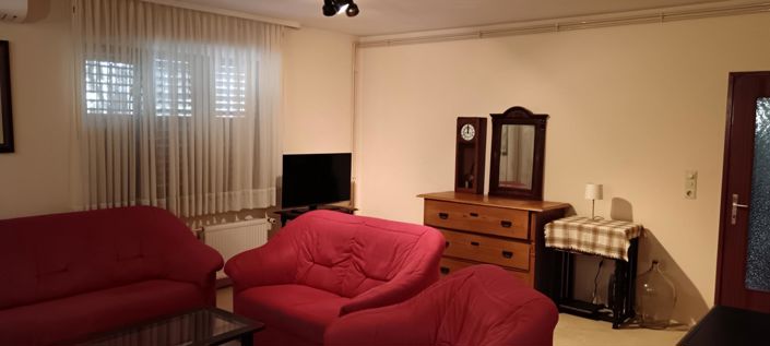 Image No.9-8 Bed Property for sale