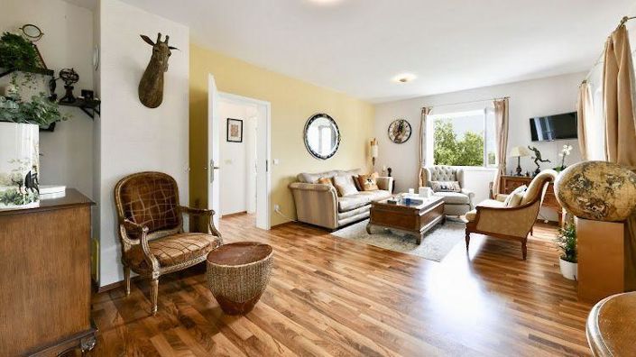 Image No.10-4 Bed Property for sale