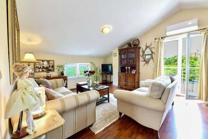 Image No.18-4 Bed Property for sale