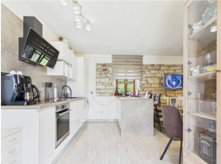 Image No.8-4 Bed Property for sale