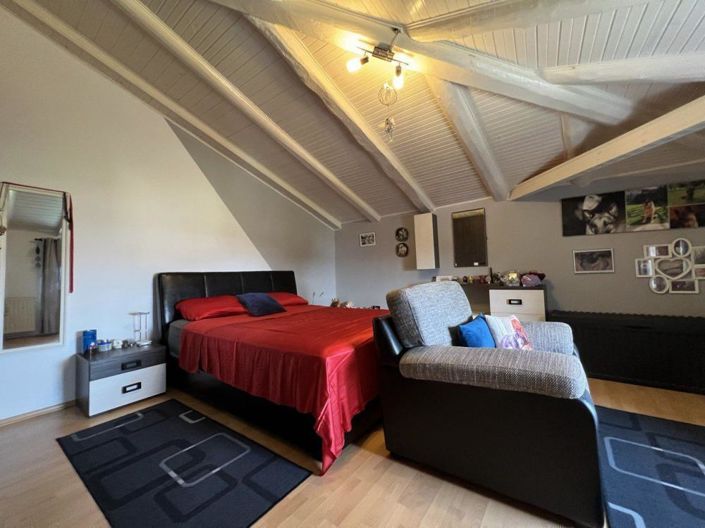 Image No.15-5 Bed Property for sale