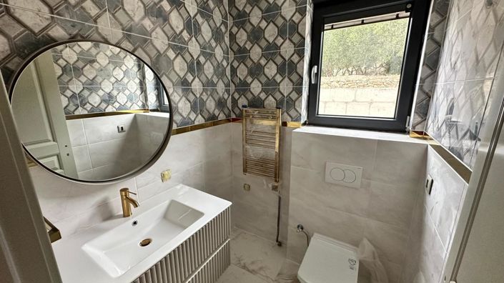 Image No.21-4 Bed Property for sale