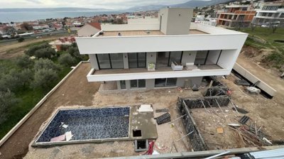 148481-563903