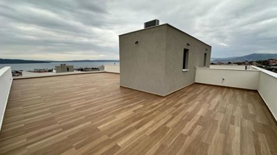 148481-563886