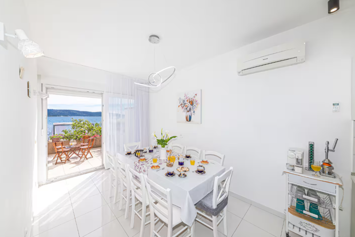 Image No.16-5 Bed Property for sale