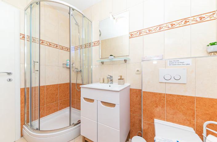 Image No.23-5 Bed Property for sale