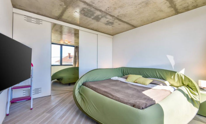 Image No.17-3 Bed Property for sale