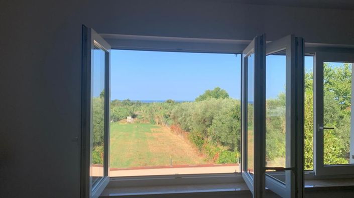 Image No.6-4 Bed Property for sale