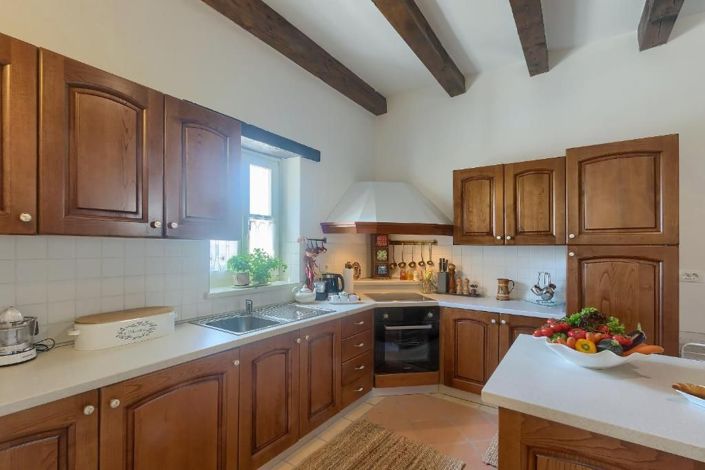 Image No.11-3 Bed Property for sale