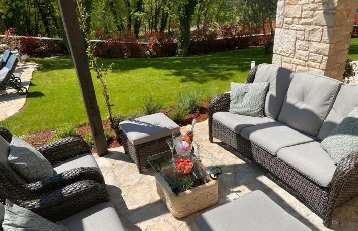 Image No.17-3 Bed Property for sale