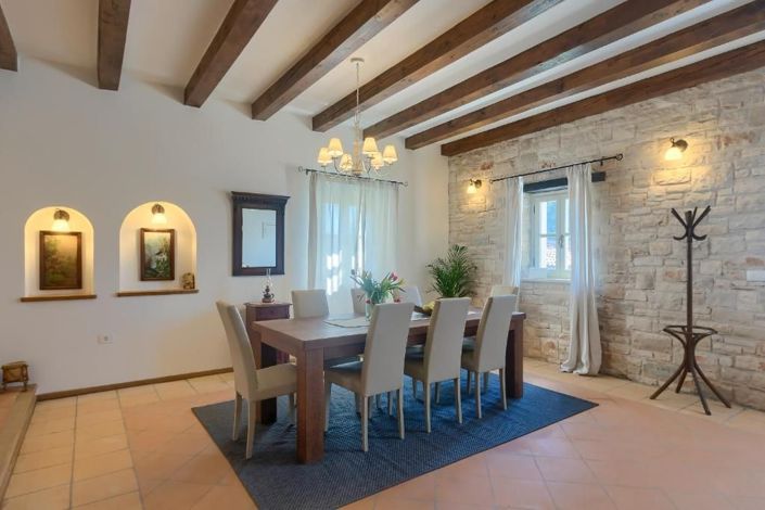 Image No.8-3 Bed Property for sale