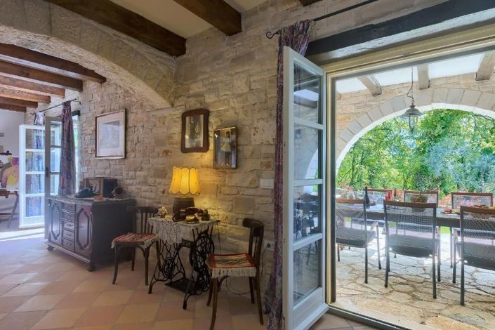 Image No.9-3 Bed Property for sale