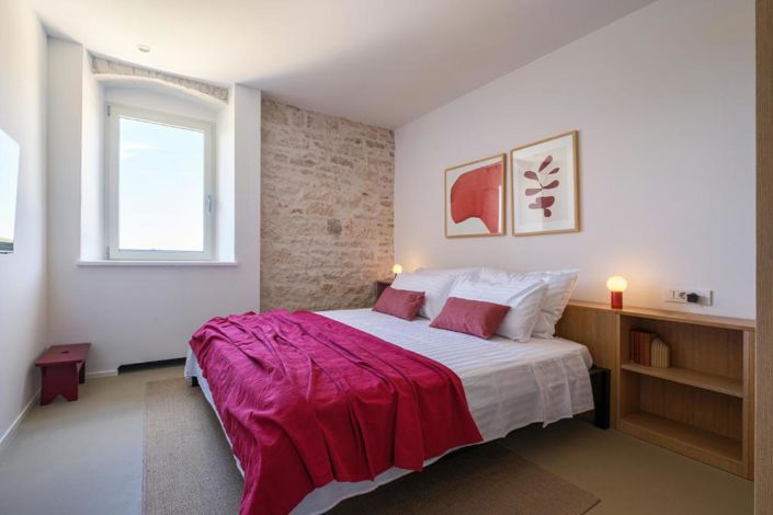 Image No.14-4 Bed Property for sale