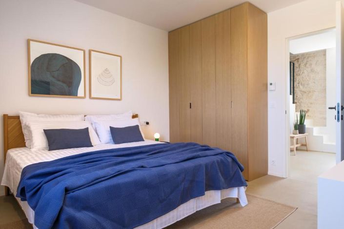 Image No.15-4 Bed Property for sale